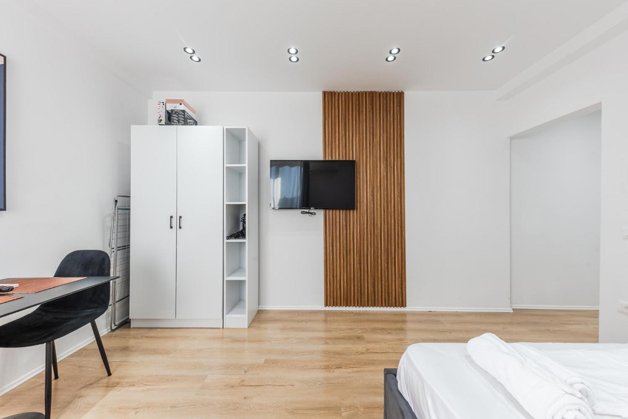 Atelier By Apartment Tirana